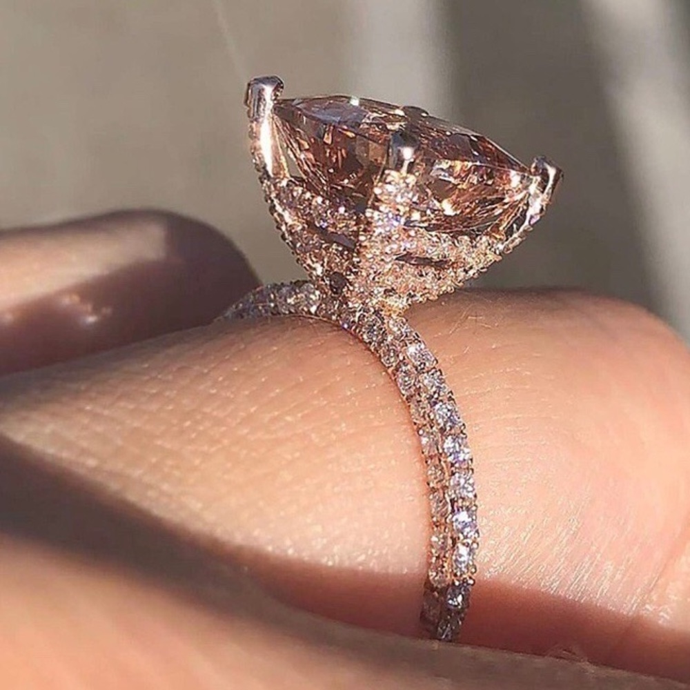 ¥ New 6 Carat 18K Rose Gold Morganite Ring
